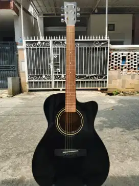 YAMAHA FS100C ACCOUSTIC BLACK EDITION