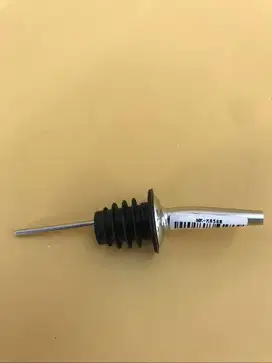 corong botol (bottle pourer) yang biasa digunakan untuk minuman beralk