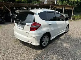 HONDA JAZZ RS AT 2013 TGN 1 DARI BARU PRIBADI