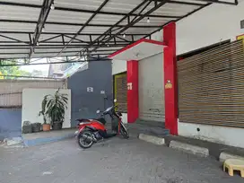 Turun Harga Rumah Usaha di Pinggir Jalan Kencana Loka Raya
