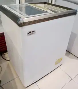 Di jual freezer box sleding 100 liter GEA siap pakai..