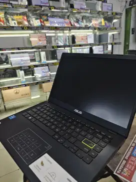 LAPTOP BUILD UP X DISPLAY ASUS E410K