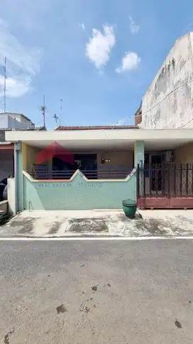 Rumah dengan kamar luas dekat Ruko WOW dan kuliner Sawojajar
