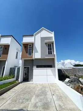 RUMAH 2 LANTAI LOKASI SAMPING TOL MALANG