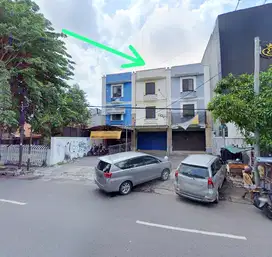 Disewakan Murah Ruko 3 Lt Raya Ngagel Terawat Strategis