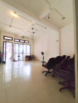 Ruko di Kebayoran Baru, Jakarta Selatan, sangat strategis