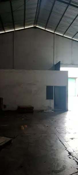 Gudang di Pergudangan Sinar Buduran Sidoarjo Akses Kontainer 40ft Ada