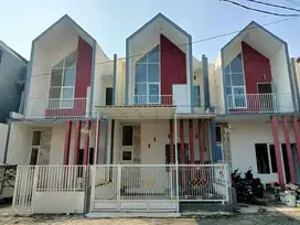 Siap huni rumah bagus 2 lantai dekat bandara dan exit tol