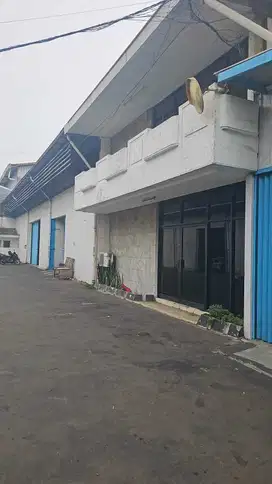 Banyak gudang kiara condong mainroad kota bandung
