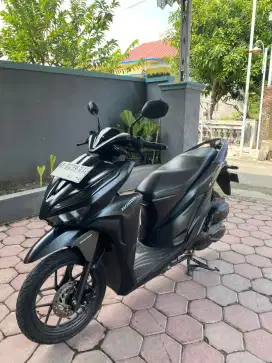 Vario 125 iss 2019 hitam