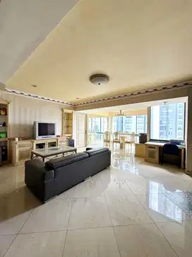 Termurah! Unit Langka di Apartemen Taman Anggrek 3BR 176m2 Sudah Renov