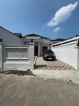 RUMAH BARU CANTIK  PUTIH KLASIK MODERN DI TIRTOMARTANI KALASAN