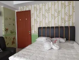 Di Sewakan Apartemen Green Park View Seberang Halte Busway Sumur Bor