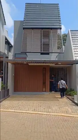Dijual Rumah Cantik 2 LT di Cendana Residence Damar Pamulang, Tangsel