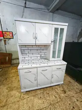 Lemari dapur 3 pintu putih