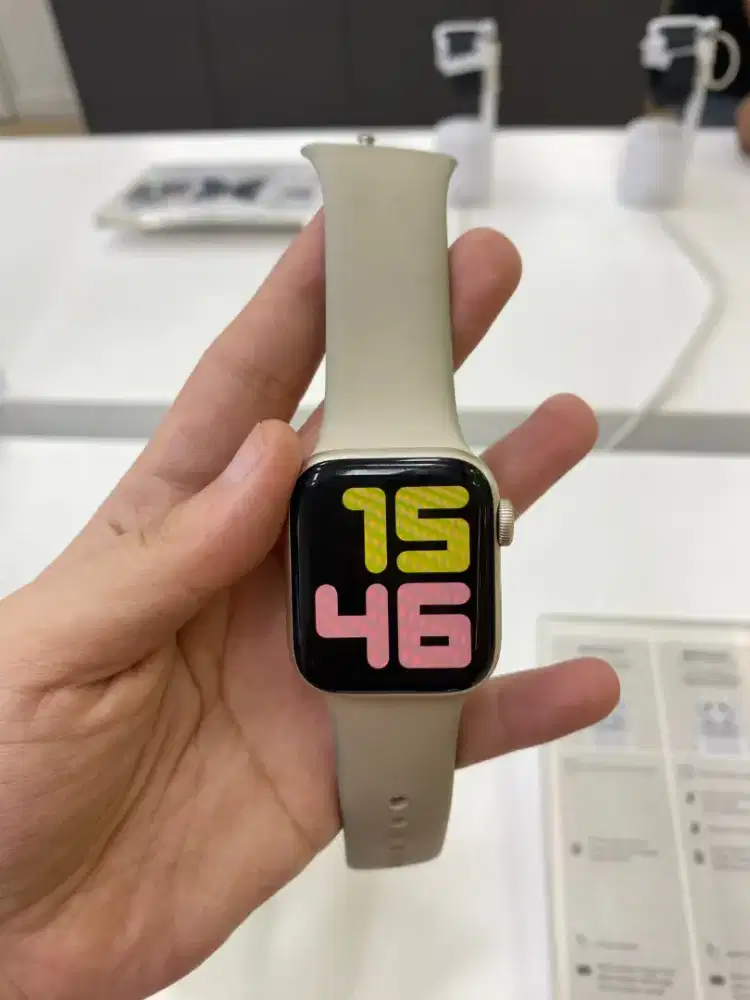 Dijual Apple Watch SE Gen 2  BH 100% Full set