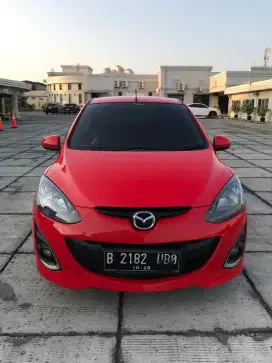 Mazda2 R tahun 2011 at tdp 10 juta