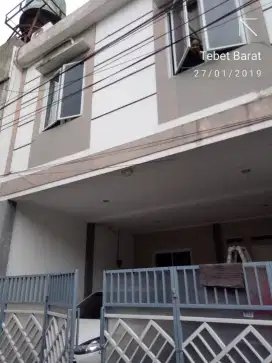 Dijual rumah 2lanntai lokasi tebet dalam jakarta selatan