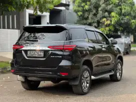 Toyota Fortuner 2.8 VRZ AT 2022 Hitam – Siap Pakai, Kredit Ringan