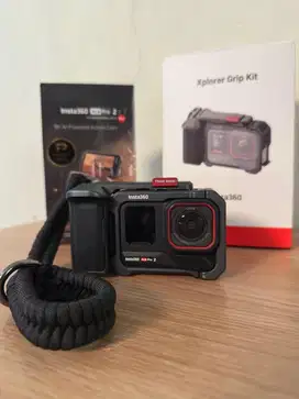Dijual Insta 360 Ace Pro 2 Collabs with Leica Plus Grip