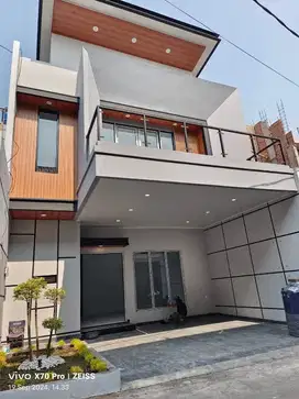 Rumah Baru Modern Tropis Dalam Townhouse Jagakarsa Jakarta Selatan