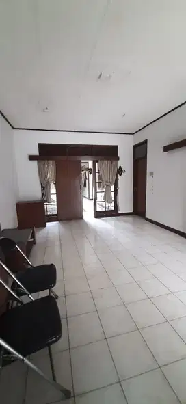 Dijual Rumah Lama Terawat 1 Lantai Di Komplek Perumahan Kurdi Bandung