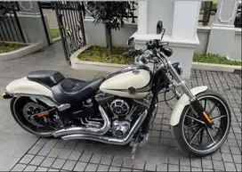DIJUAL HARLEY DAVIDSON BREAKOUT TAHUN NIK 2014 REGISTRASI 2016