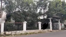 Dijual Cepat Rumah Mewah Tanah Luas 300m2 di Beji
