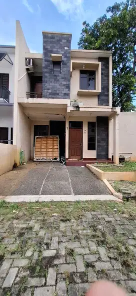 RUMAH 2 LANTAI PERUM PURI PAKKITA 2 PERTUKANGAN UTARA JAKARTA SELATAN