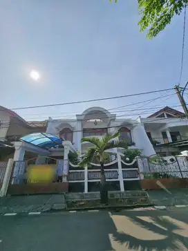 Rumah 2 lantai siap huni di bintaro dekat plaza bintaro