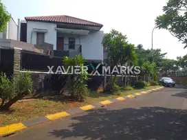 RUMAH HOOK HOEK PUSPITA LOKA BSD ADA SWIMMING POOL