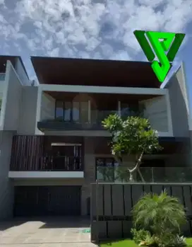 Rumah mewah dekat universitas ciputra citraland surabaya