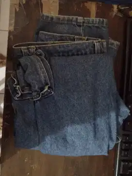 Jeans volcano biru
