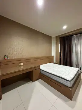 DISEWAKAN RUMAH FULL FURNISHED DI GREENLAKE CITY CLUSTER EAST ASIA