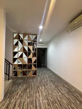 DISEWAKAN RUMAH CANTIK FULL FURNISHED DI GREENLAKE CITY CLUSTER ASIA