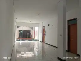 Disewakan Rumah 2 Lantai Di Taman Mutiara