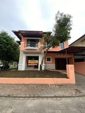 Disewa Rumah Posisi Hook di Wangsakerta Kota Baru Parahyangan