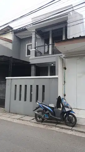 Rumah sewa 2 lantai Pasar Minggu Raya
