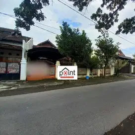 Rumah klasik luas di Lokasi Strategis tengah kota Solo