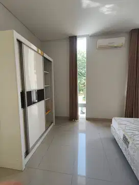 DISEWAKAN RUMAH MINIMALIS FURNITURE DI THE MANSION , PAKUWON INDAH