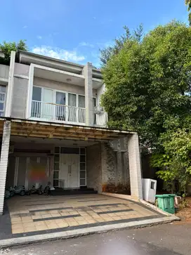 Dijual rumah bagus posisi hook di Grand Orchard Clover Kelapa Gading
