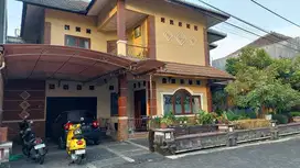 Rumah Bagus 2 Lantai Dalam Perum Di Sinduadi Dekat UGM