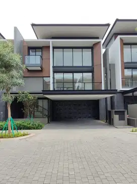 Jarang Ada. Rumah Mewah Navapark cluster Laurel, BSD