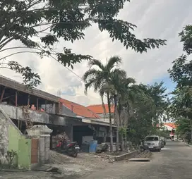 Tenggilis tengah dalam komplek perumahan