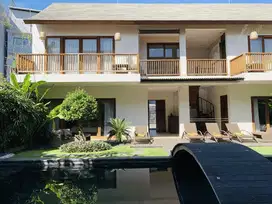Leasehold Villa 6BR True Color at Dewi Sri