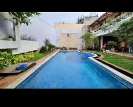 Rumah besar Radio dalam