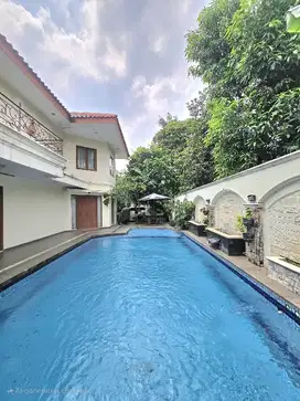 Dijual Rumah Siap Huni di Pondok Indah Jakarta Selatan