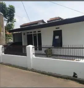 JUAL RUMAH SIAP HUNI DI KOMPLEK JAKAPURWA CIWASTRA BANDUNG
