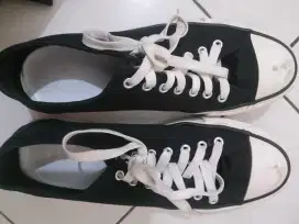 Sepatu pull n bear wanita