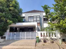 Rumah 2 Lantai Bagus Siap Huni di Kencana Loka BSD